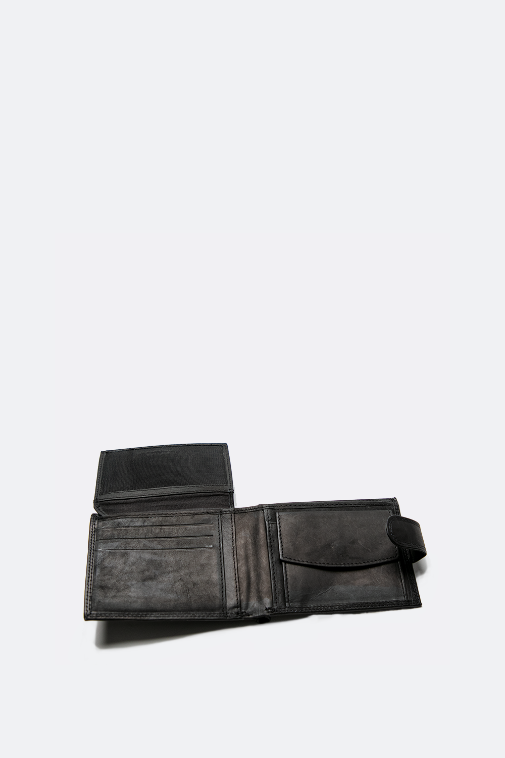 Oiled Wallet with Button 