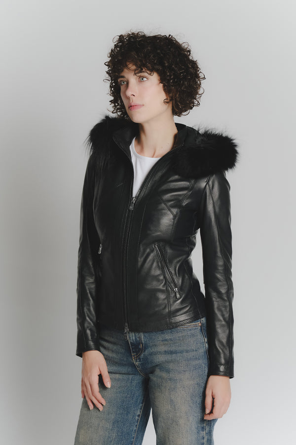 Sofia mit Fellkapuze woman Barone firenze